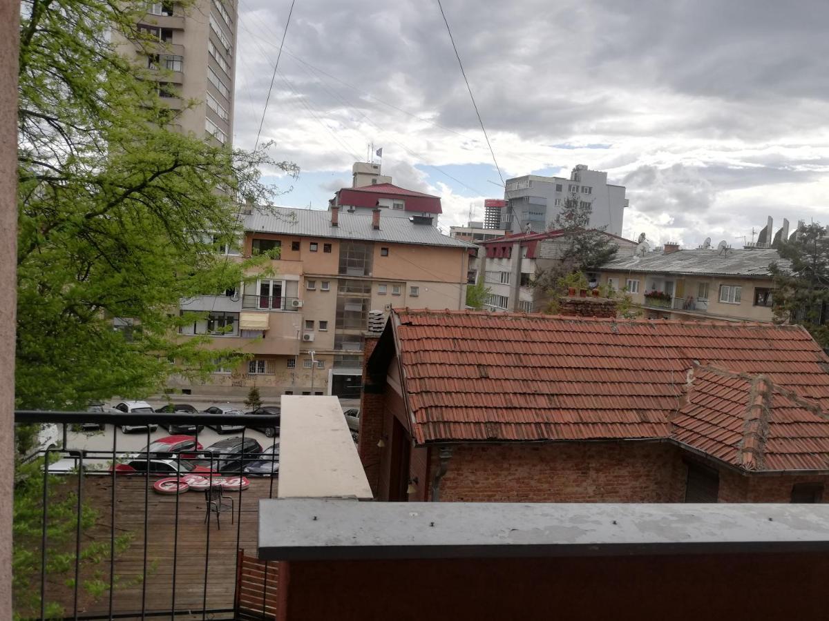 Duku'S Apartment Pristina Exterior foto